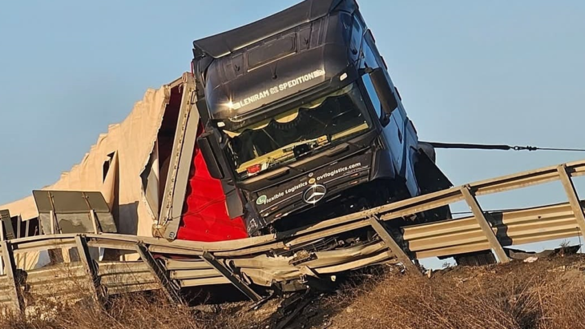 Ce s-a întâmplat în sensul giratoriu de la Agigea? Trafic îngreunat spre Port!