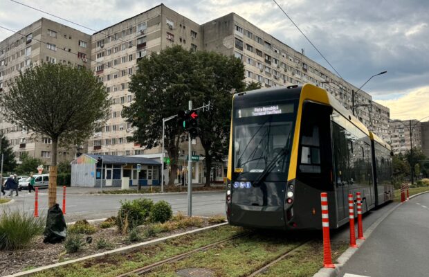 Cum pot elevii din Reșița să călătorească gratuit cu tramvaiul la școală?  - Stiri Resita