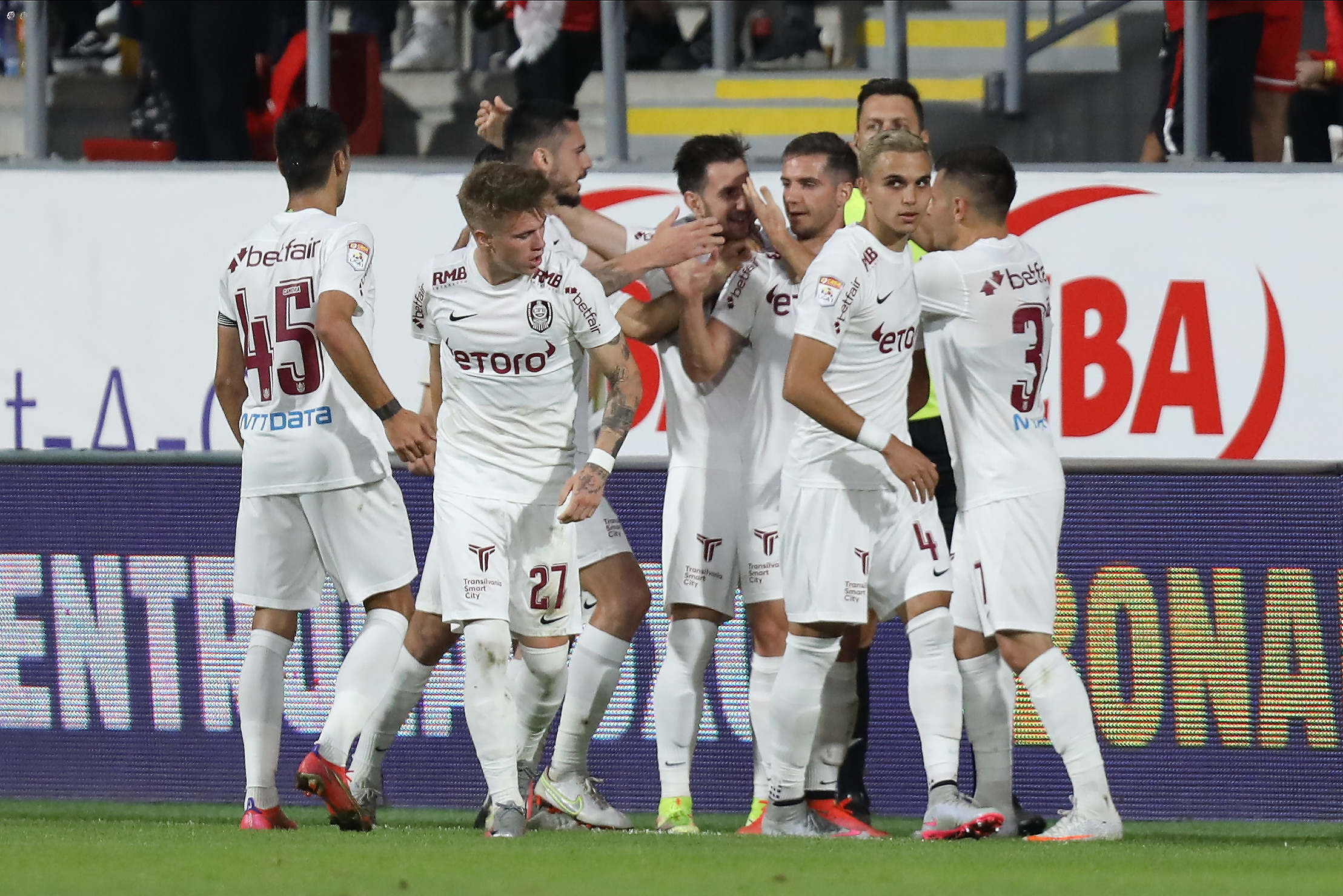 Cât de convingătoare a fost victoria CFR Cluj asupra UTA Arad în Superligă?