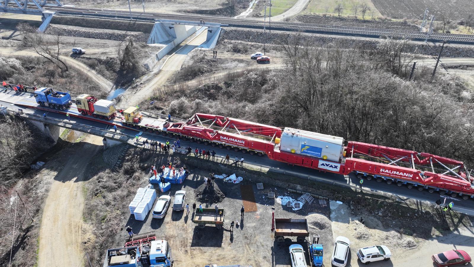 Ce transport impresionant de 788 de tone traversează vestul României spre Mintia?