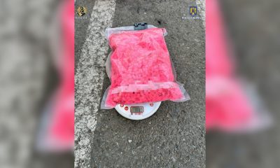 Cine sunt cei doi traficanți de droguri prinși cu 5500 de pastile Ecstasy la Arad?