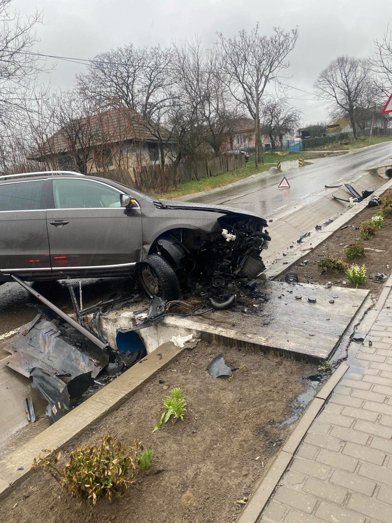 Ce legătură are preotul din Pădureni cu un accident rutier în Ghermănești?