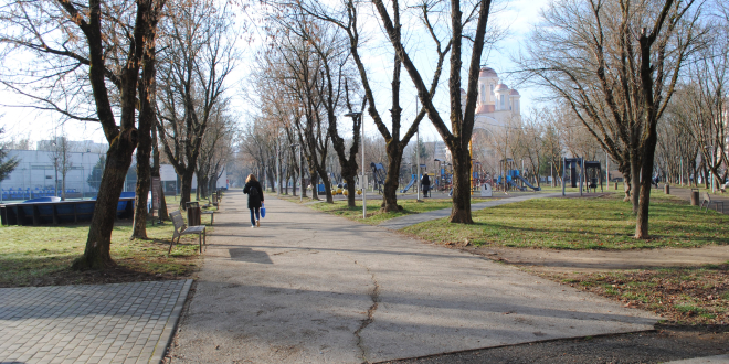 Cum au fost modernizate Parcul Tricolorului și zona Calea Caransebeșului din Reșița?  - Stiri Resita