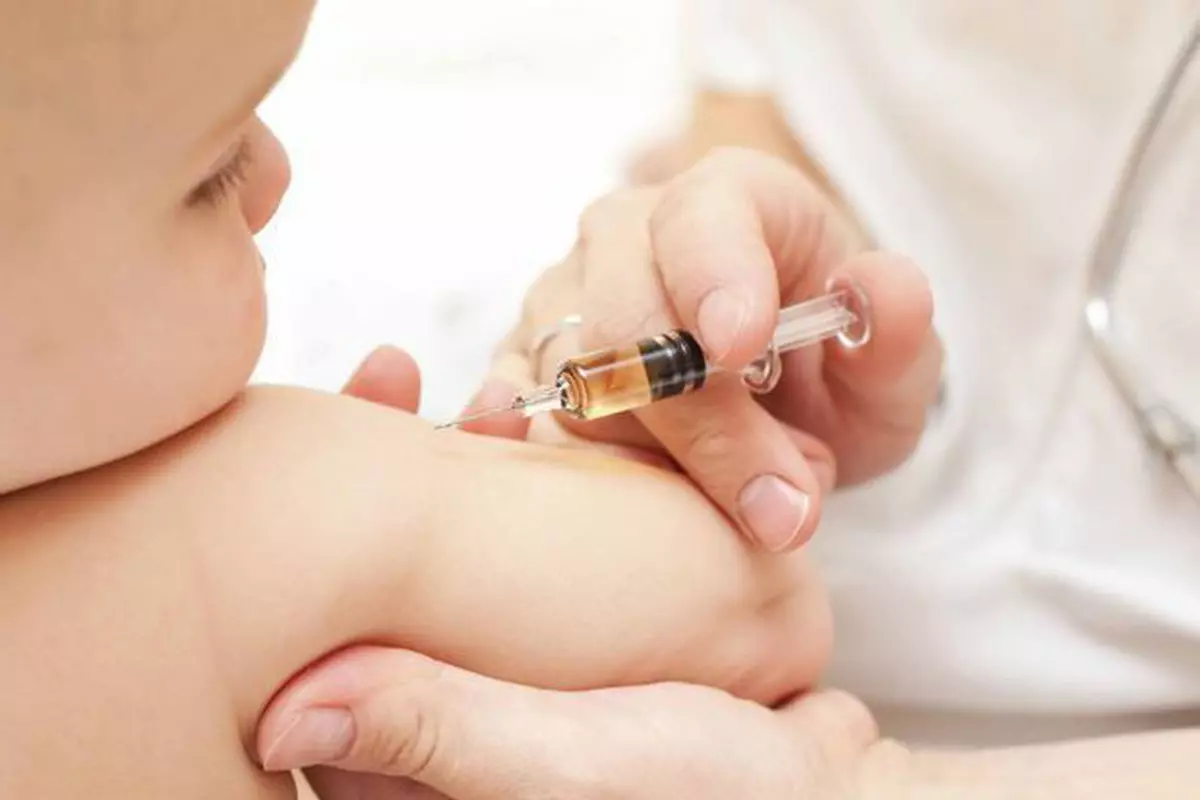 De ce rata de vaccinare în Arad este sub 50% și cât de mult își expun părinții copiii?