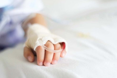 Arad: O fetiță de 5 ani, victimă a unui viol pe stradă – cum a reacționat agresorul?