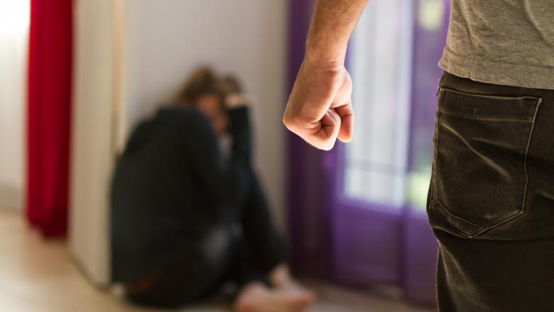 Bărbat din Arad, cercetat pentru agresiune: ce sancțiune a primit?