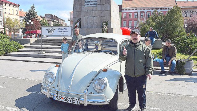 Ce eveniment special a adus Filiala Arad a Retromobil Club România în Piața Avram Iancu?