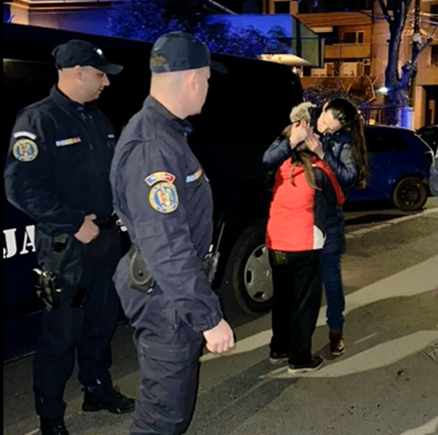 Cum au reușit jandarmii arădeni să găsească o adolescentă rătăcită spre casă?