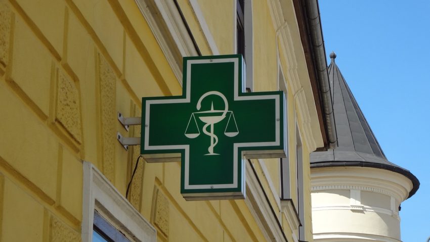 Cum își adaptează farmaciile din Caraș-Severin programul de Paște?  - Stiri Resita