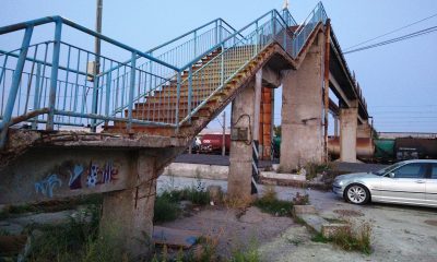 De ce CFR demolează pasarela pietonală din stația Aradul Nou?