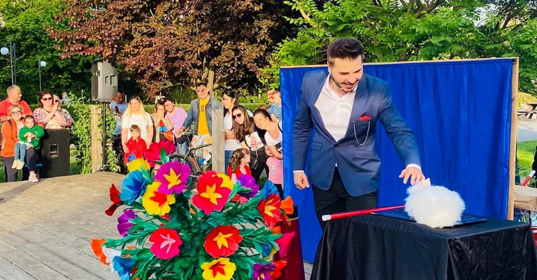 Îți dorești să-l vezi pe magicianul Cătălin Pintea la „Farmecul Copilăriei”?