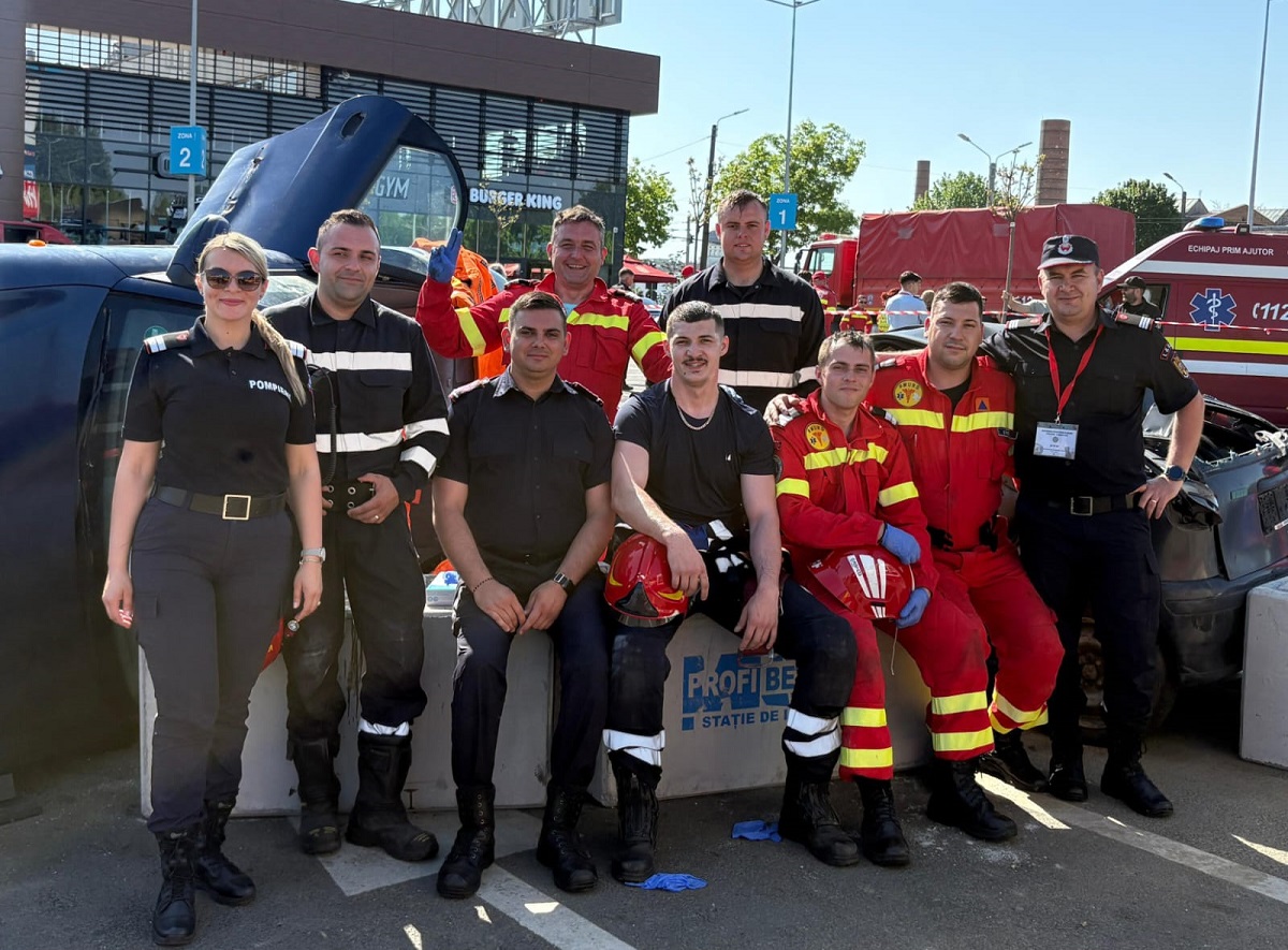 Pompierii cărășeni, cum au strălucit la competiția de la Arad?