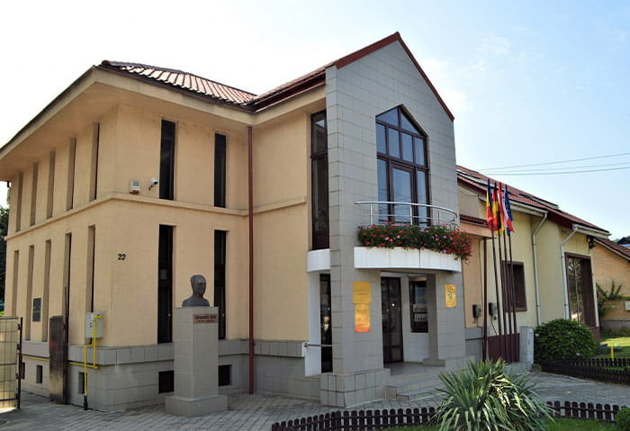 „Cum ne îndreptăm spre Sărbătoarea Luminii iubindu-L pe Cel Răstignit?”  - Stiri Resita