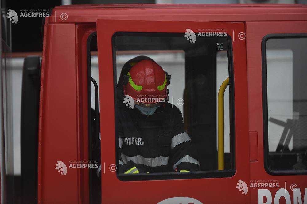 Ce cauza incendiul care a distrus 1.500 mp dintr-o hală din Timișoara?