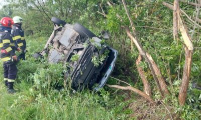 Ce s-a întâmplat în Argeș, la Mușătești, cu mașina răsturnată?