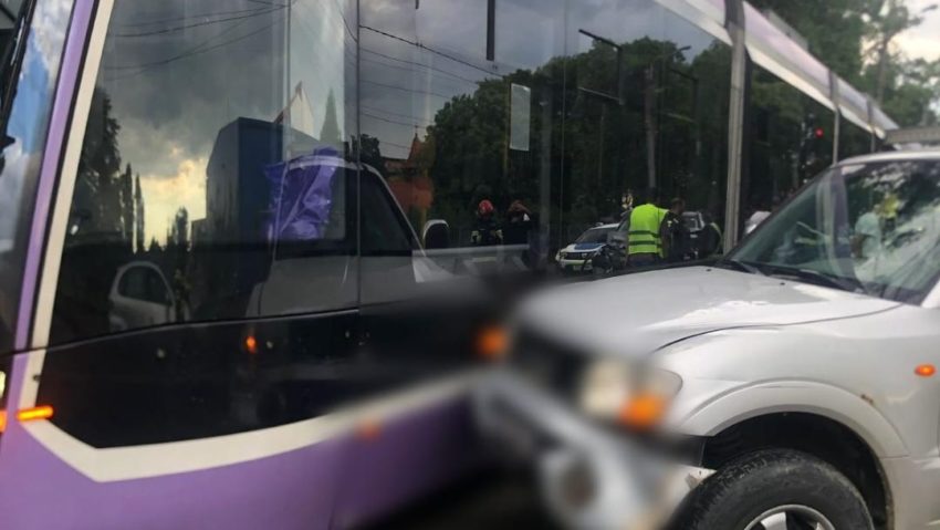 Ce s-a întâmplat în Timișoara: accident cu cinci mașini și un tramvai?