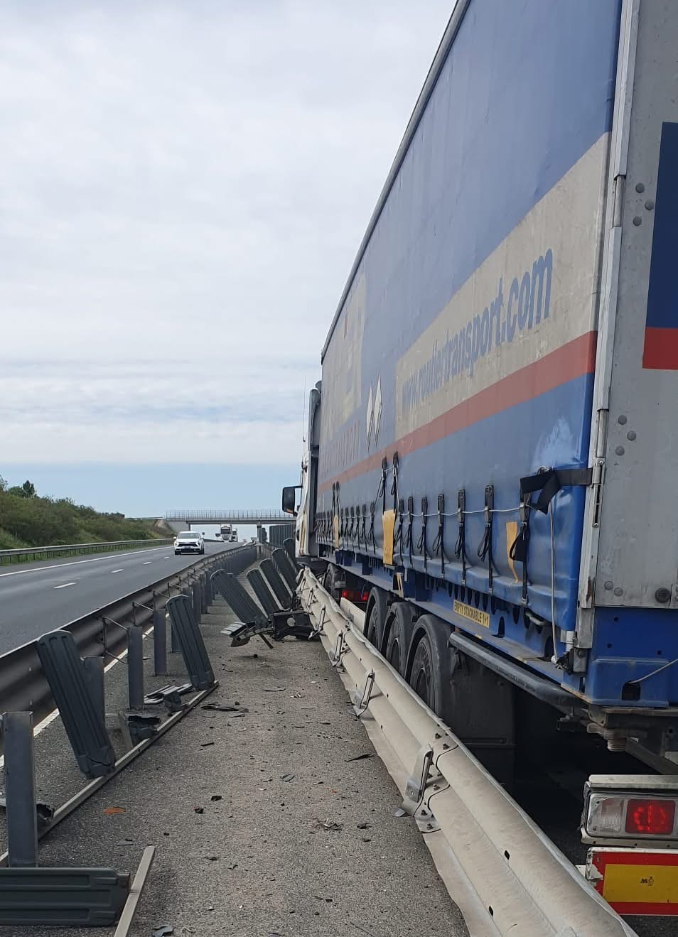 Ce s-a întâmplat pe Autostrada Arad – Timișoara, la Șagu? Camion blocat!