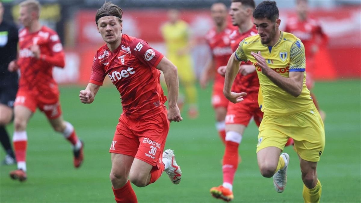 Cum a reușit UTA Arad să învingă Petrolul cu 2-0 și să își asigure salvarea?