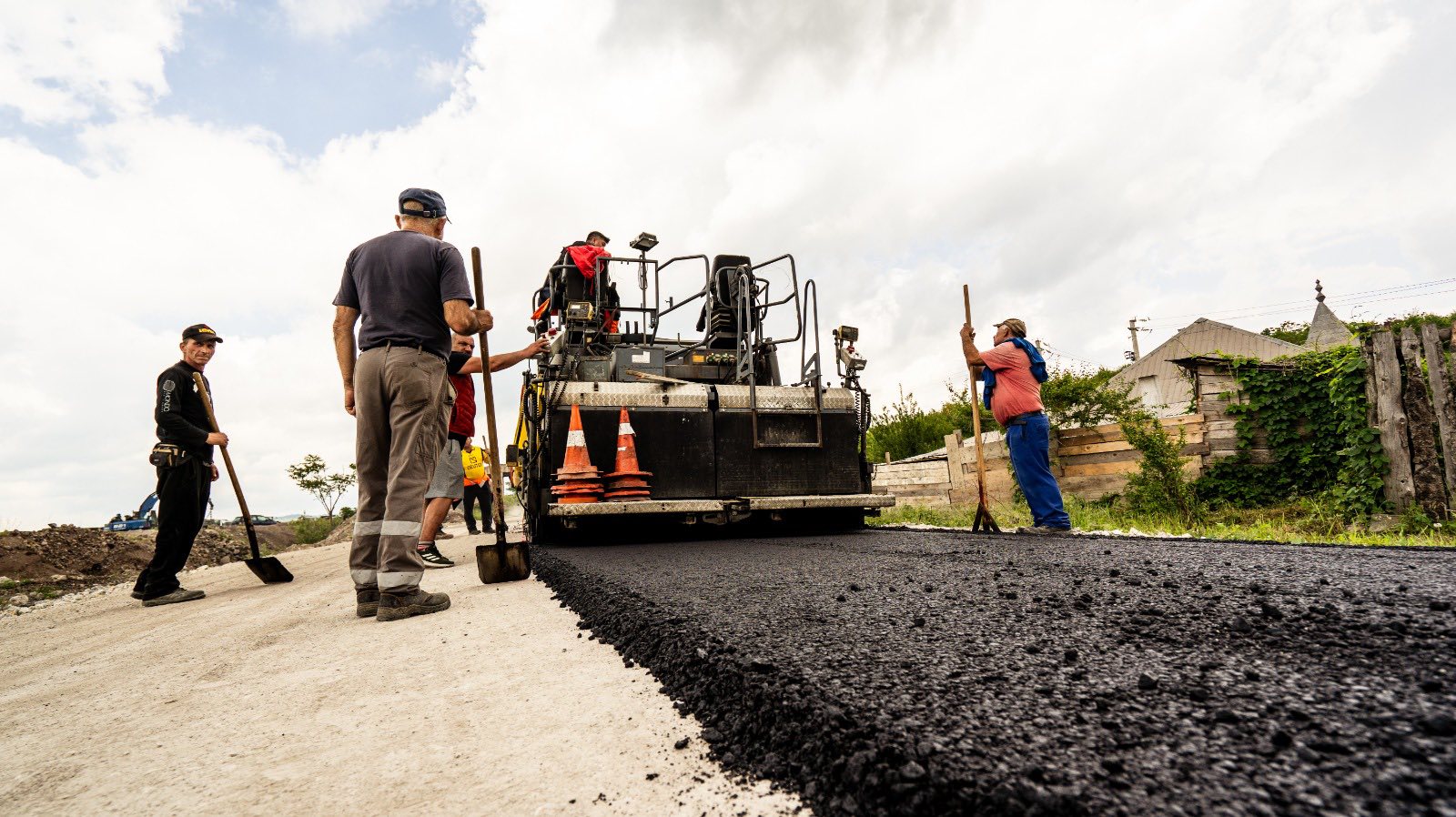 Cum va îmbunătăți asfaltarea din Dealul Crucii transportul public în Reșița?  - Stiri Resita