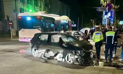 Pitești: Ce s-a întâmplat în centrul orașului? Accident grav, mașină distrusă!