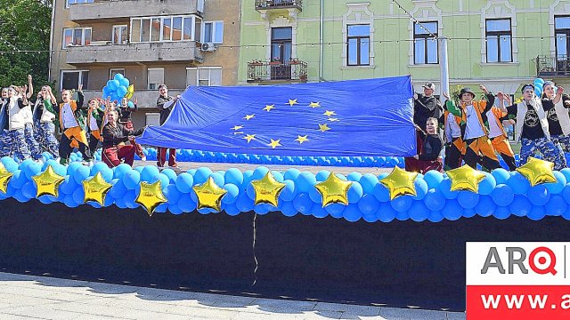 „Ce surprize aduce Ziua Europei în Piața Catedralei din Arad?”