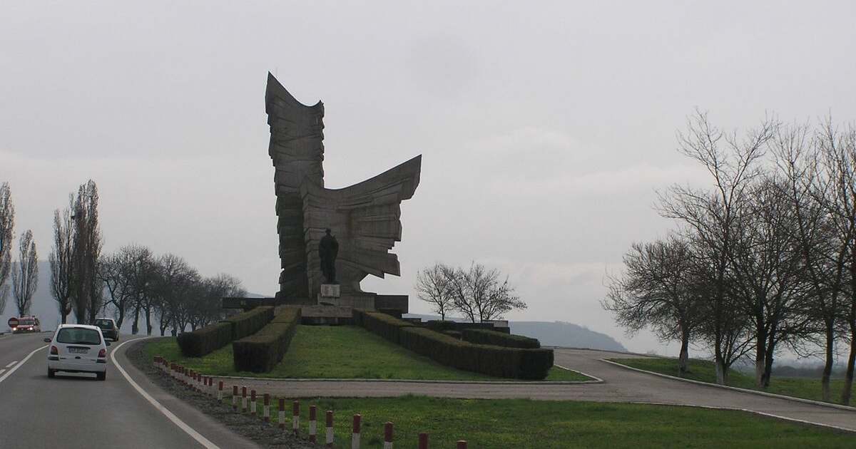 „O minciună flagrantă: Ce s-a întâmplat cu Monumentul de la Păuliș?”