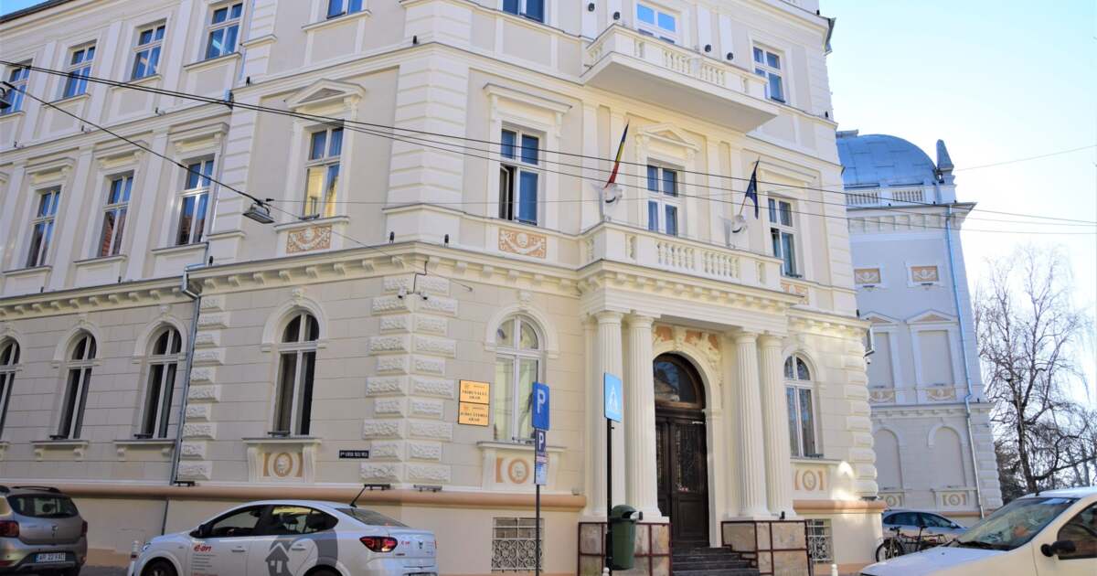 Cămătar arădean, arestat la domiciliu: Ce a pățit după distrugerea mașinii unui client?