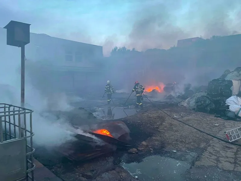 Ce incendiu puternic a declanșat alerta RO-Alert în Hunedoara? Pompierii intervin!