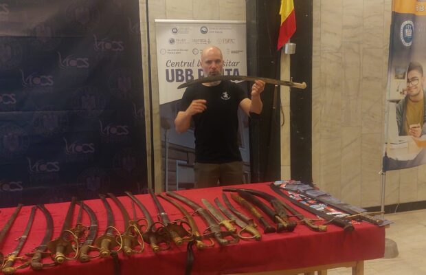 Ce povești se ascund în colecția de spade și săbii de la Reșița?  - Stiri Resita