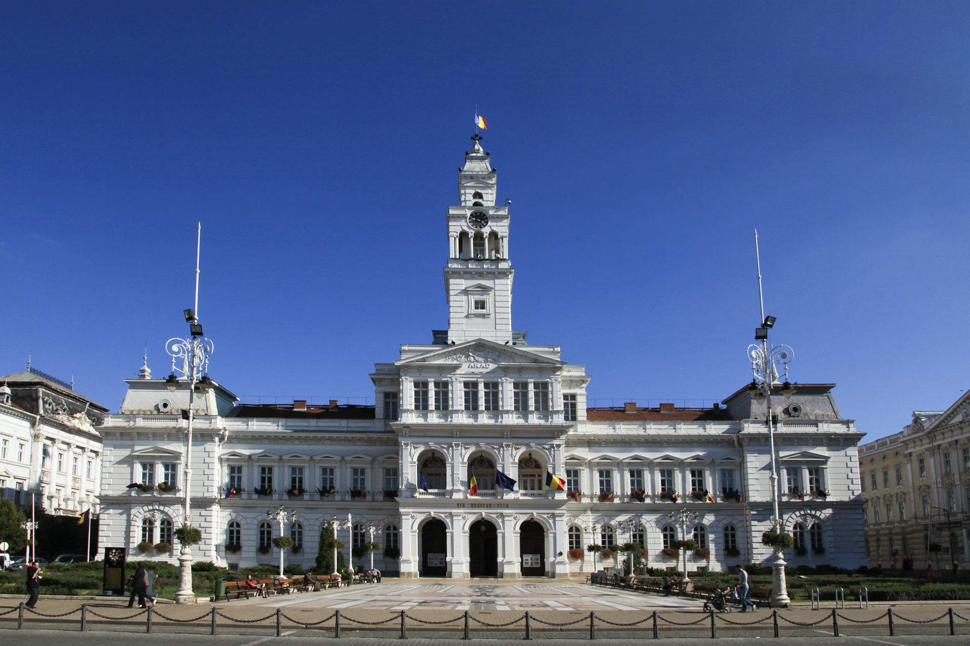 Ce restricții de circulație au fost impuse pe Bulevardul Revoluției din Arad?