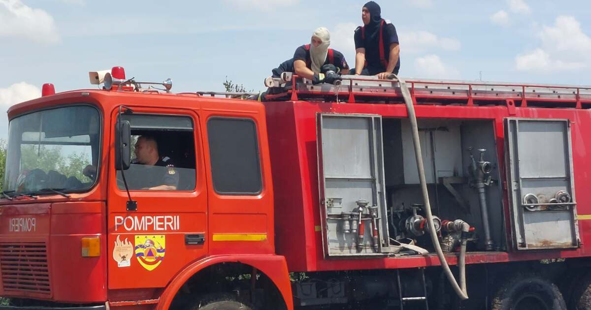 Ce s-a întâmplat la casa din Felnac, unde a izbucnit un incendiu puternic?