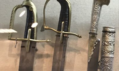 Ce surprize oferă expoziția interactivă de spade și săbii la UBB Reșița?  - Stiri Resita