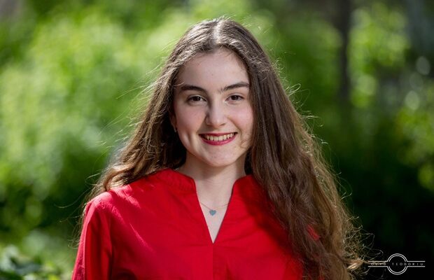 Cum a reușit o tânără din Reșița să câștige trei premii I la olimpiade naționale?  - Stiri Resita