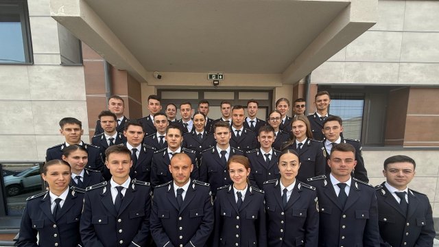 Cum au fost încadrați absolvenții școlilor de poliție la IPJ Arad?