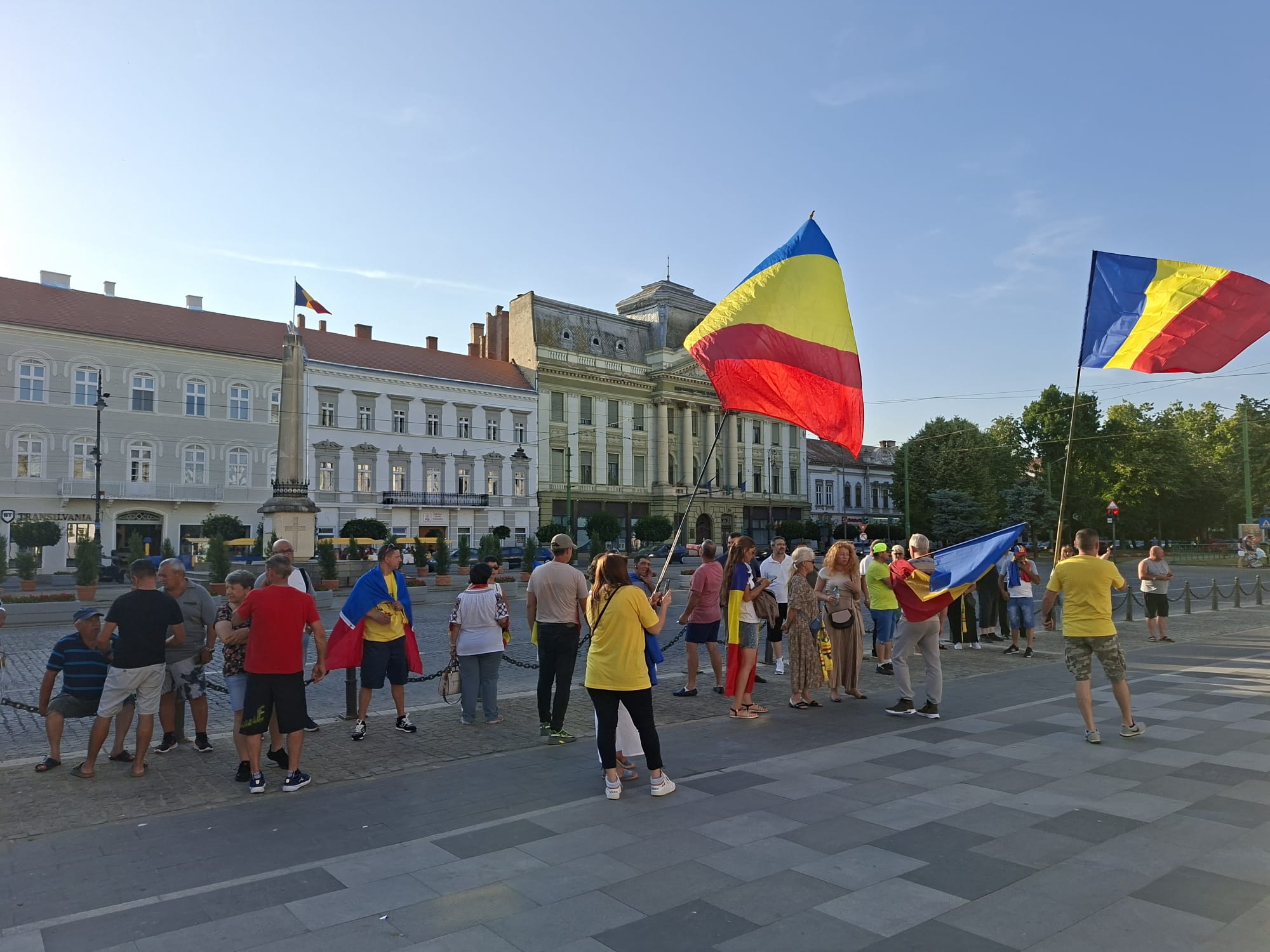 De ce are loc protestul „Turul doi înapoi” în fața Primăriei Arad duminică seara?