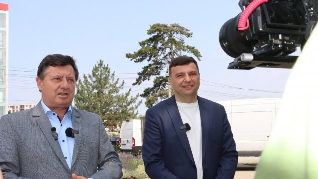 Te-ai bucurat de picnic, vin și muzică în curtea Consiliului Județean?