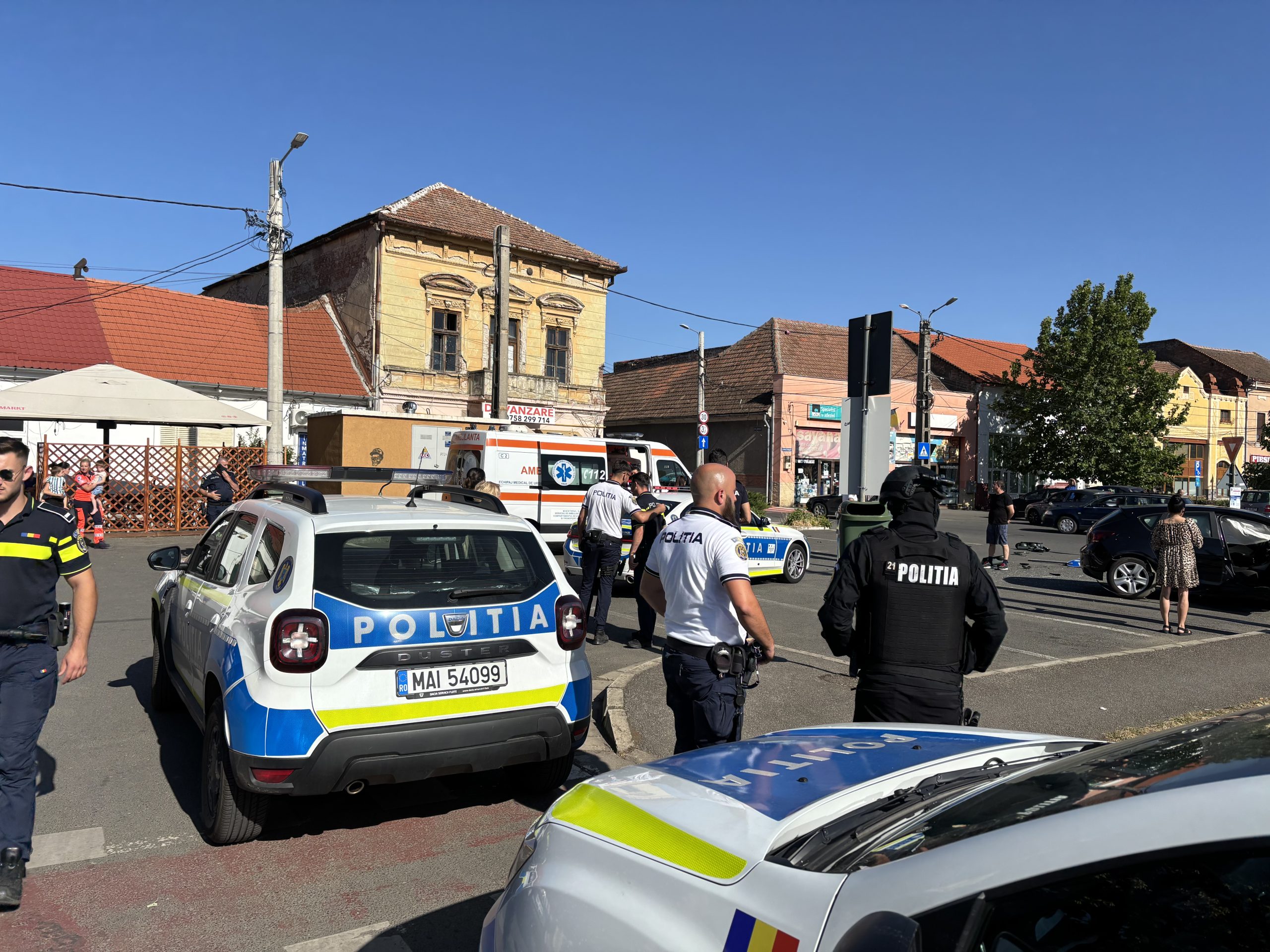 Ce a determinat-o pe șoferița din Aradul Nou să danseze goală după accident?