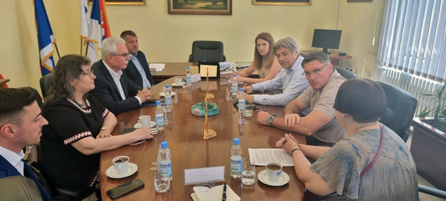 Cum contribuie vizita oficială a CCIA Arad la întărirea relațiilor româno-sârbe?
