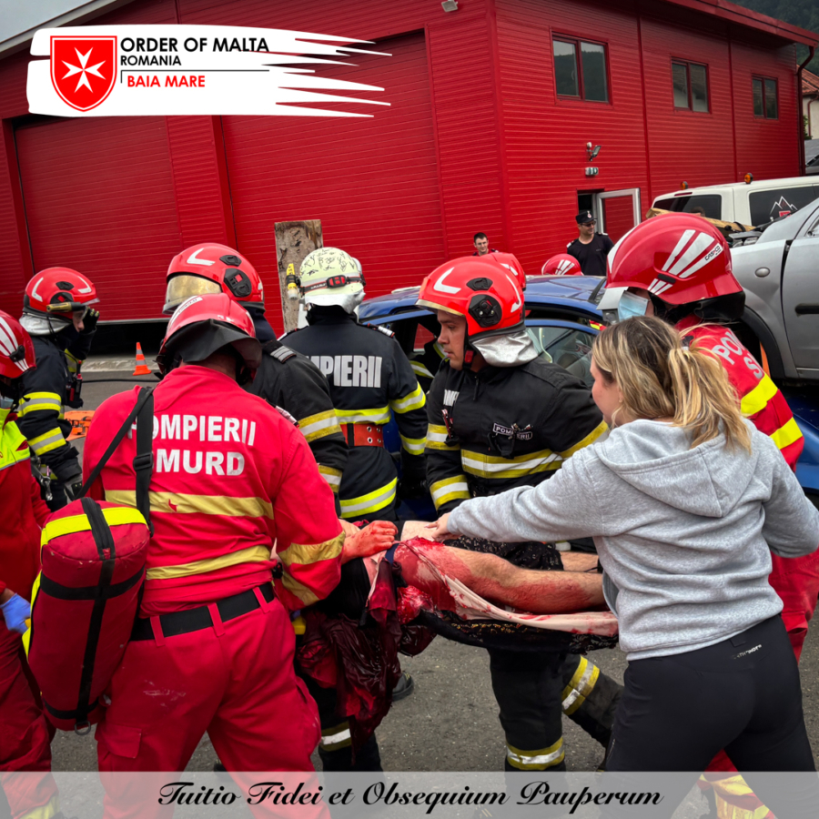 Cum îi pregătește un exercițiu tactic pe paramedicii și pompierii din Maramureș pentru accidente rutiere grave?