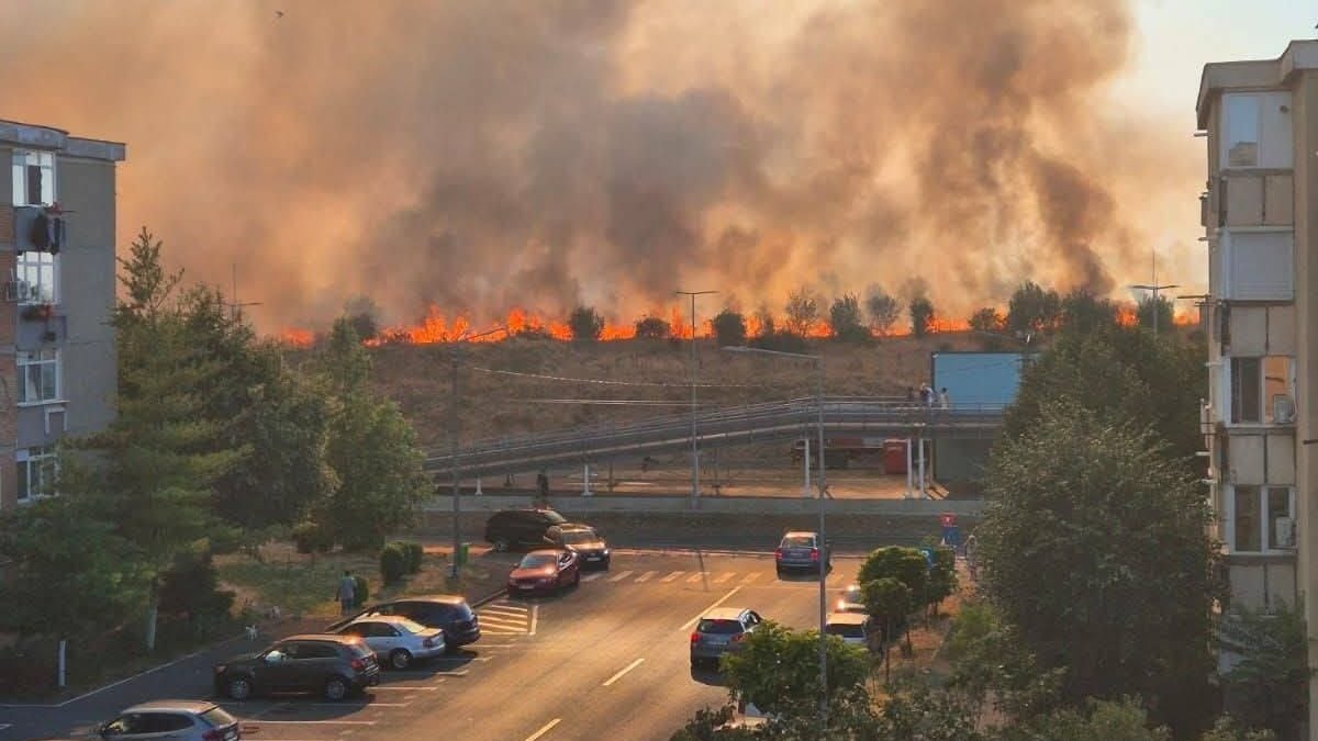 Există pericolul ca incendiile să se extindă la clădirile și mașinile din zonă?