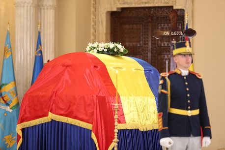 Ce au făcut fotbaliștii Timișoarei în timpul reculegerii pentru Ion Iliescu?