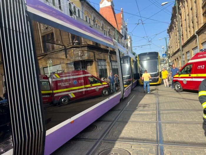 Ce s-a întâmplat în Timișoara: accident între tramvaie, cu trei răniți și trafic blocat?