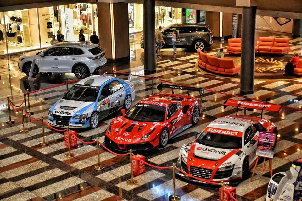 Cine va învinge dintre cei 26 de piloți care se întrec în inima orașului?