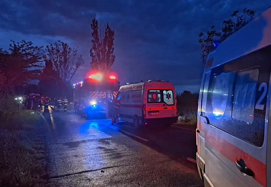Ce a dus la accidentul grav în Bârlad, unde trei tineri au fost răniți?