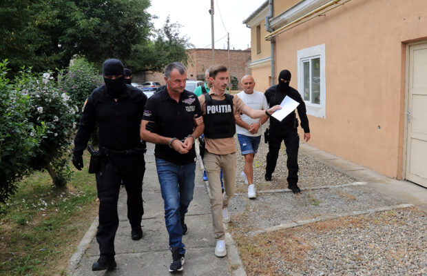 Cum au scăpat smardoii de la Cănicea de cătușe după ultrajul adus unui polițist?  - Stiri Resita