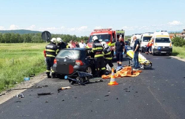 De ce a fost Ministrul Transporturilor să numere crucile de pe drumul morții?  - Stiri Resita