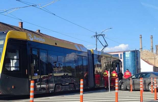 Ce s-a întâmplat cu tramvaiul lovit la Universul Vechi?  - Stiri Resita
