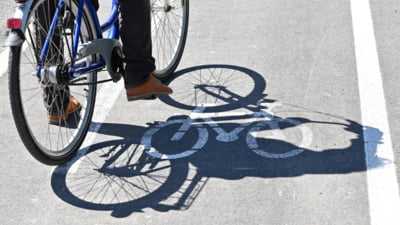 Ce sancțiuni au primit șoferița și biciclistul după accidentul lor?