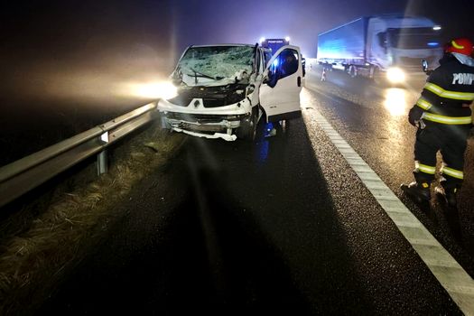 Ce a dus la accidentul rutier în care au fost implicate 12 persoane, inclusiv minori?