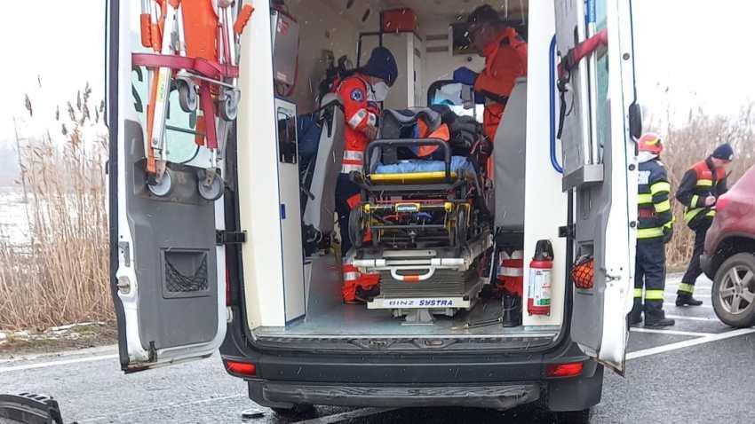 Ce s-a întâmplat într-un accident între 3 mașini, cu două victime, inclusiv o fetiță?